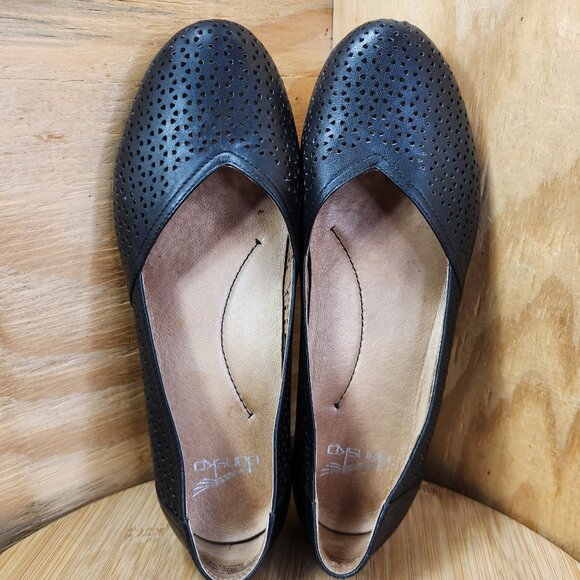 Dansko Neely Perforated Leather Slip On Ballet Flat Shoes Size 39 US 8.5-9 - Picture 6 of 9